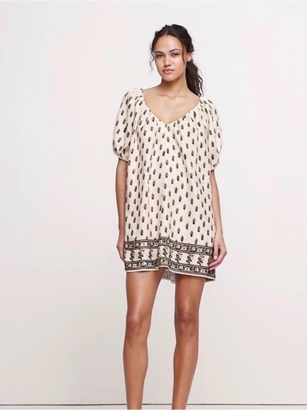 Banana Republic mini Dress in Cream & Black